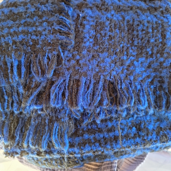 Fringed Shaw Scarf - Picture 4 of 12